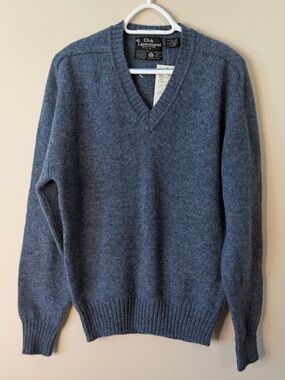 Vtg Men's Wool V-Neck Blue Sweater  Large
